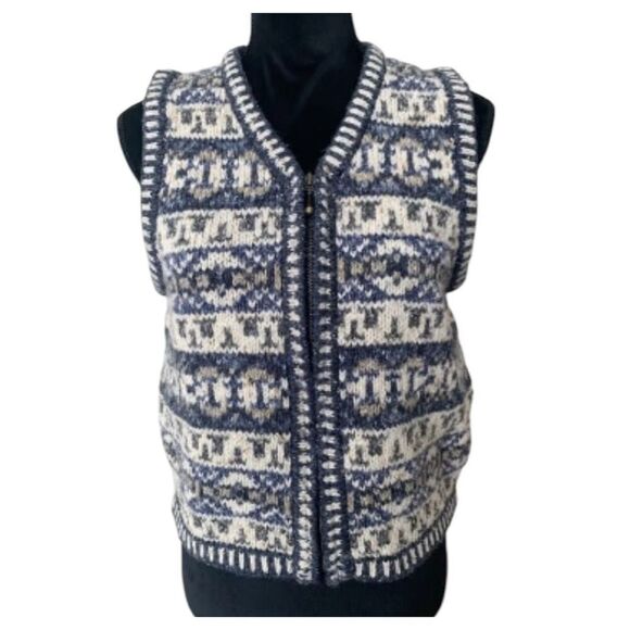 ✨St.John’s Bay Vintage Knit Wool Blend Sz Medium Vest with zipper✨ - Picture 1 of 7